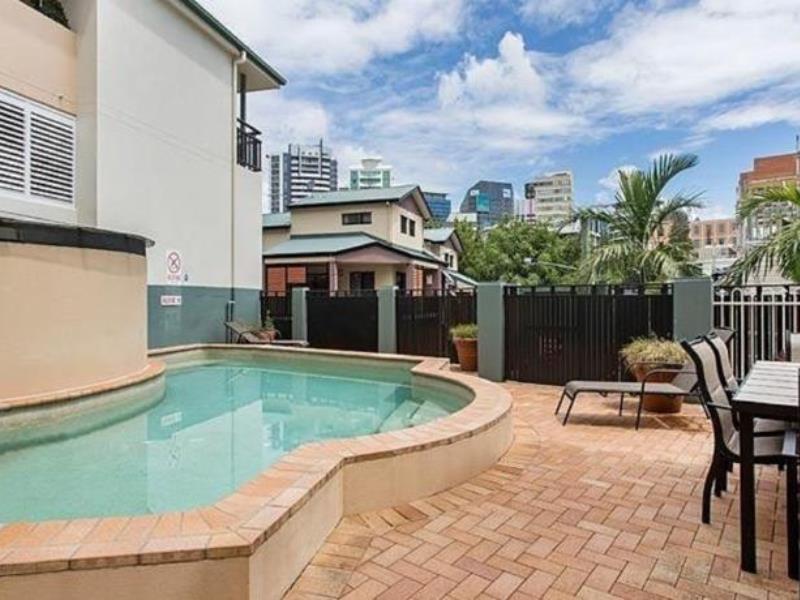 The Sedgebrook On Leichhardt Aparthotel Brisbane Exterior photo